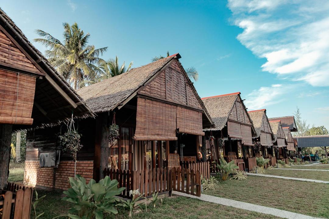 Nipoh Beach Cottage Kijal Εξωτερικό φωτογραφία
